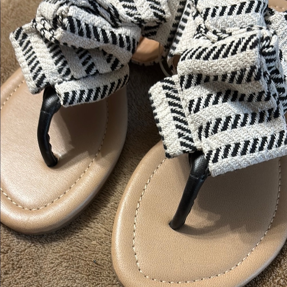 Qupid Black and White Striped Sandals - Picture 2 of 13